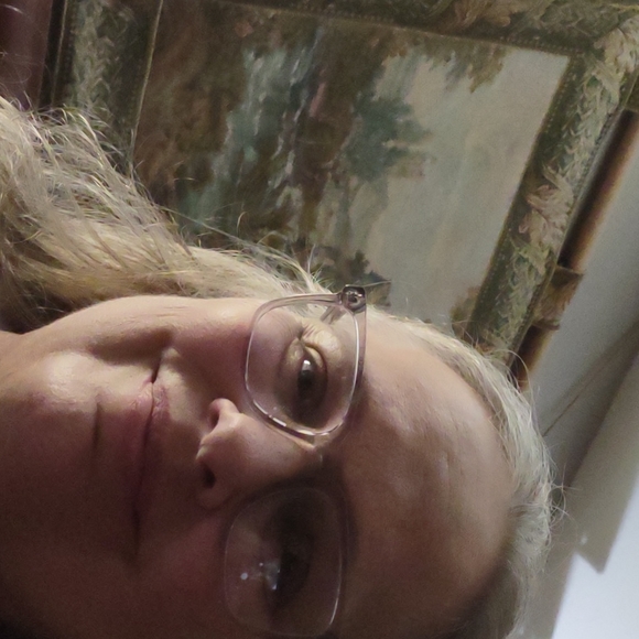 Meet your Posher, Diane - Picture 1 of 1